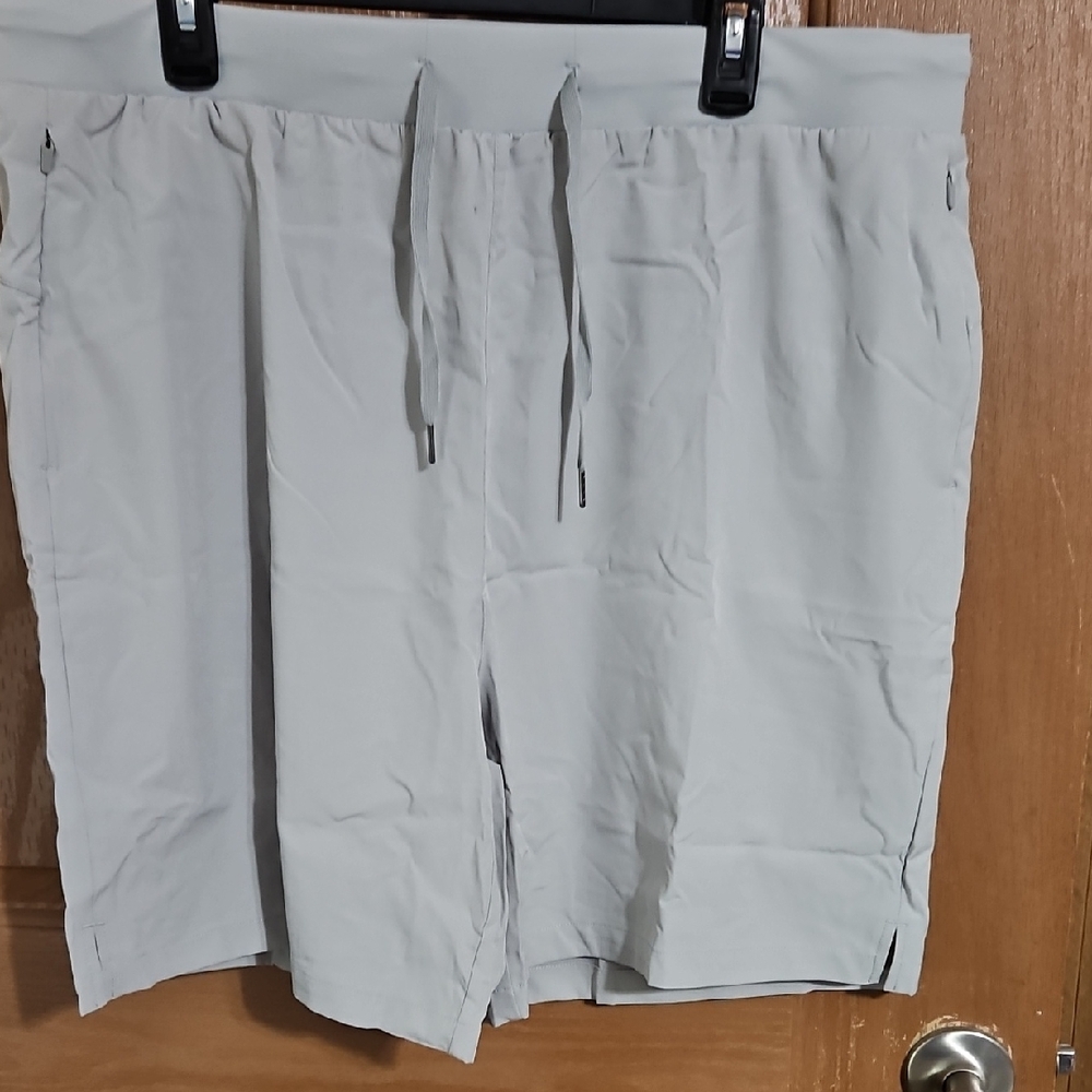 Men's Athletic Shorts in Light Gray By Gradual Athletic Wear